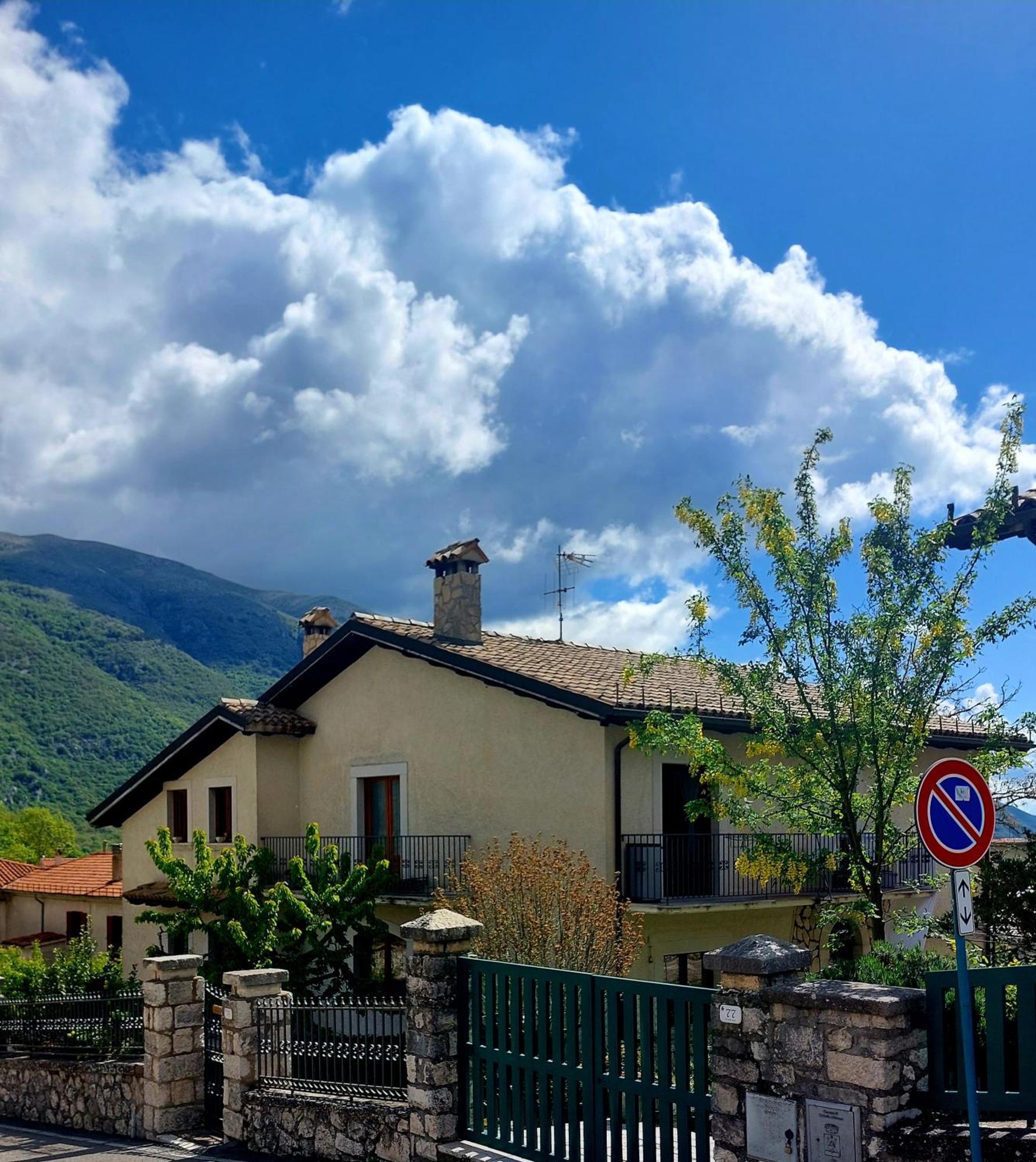 Villa A Due Passi Dai Lupi à Civitella Alfedena Extérieur photo
